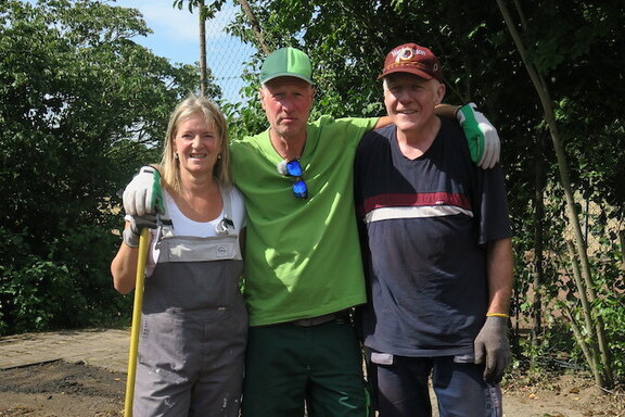 Die drei vom Bau: Nicole, Frank und Ede 200704_Freiplatz4_Frankie.JPG